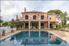 Colorful Villa with pool by OTYNA AM